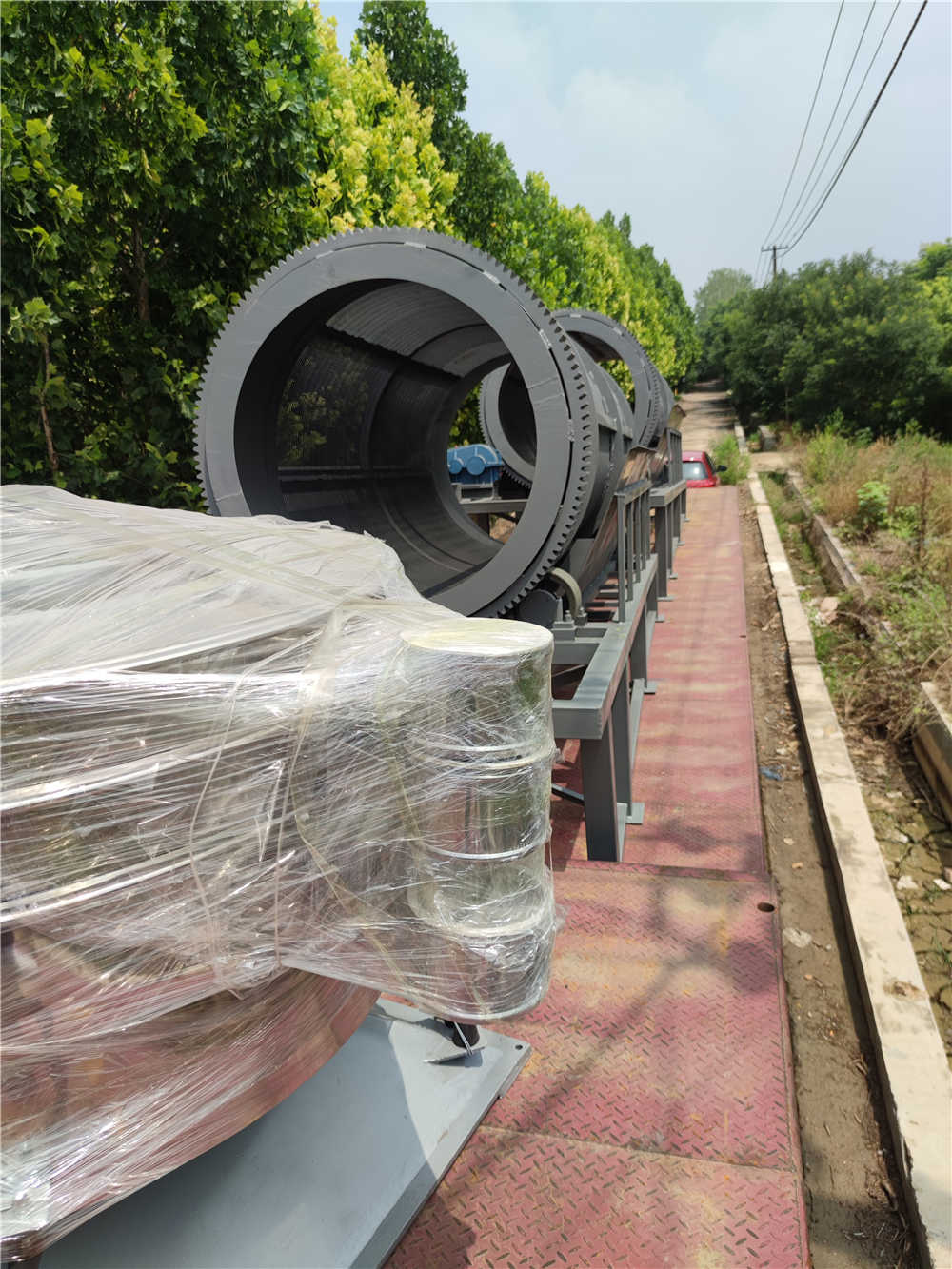 浙江紹興王經(jīng)理訂購的新斯曼振動(dòng)篩滾筒篩已發(fā)貨