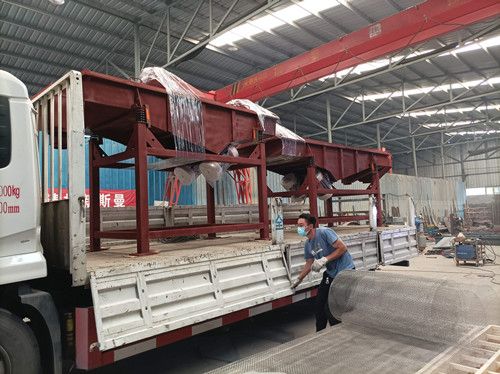 1030/1035直線振動篩、電磁給料機、特氟龍旋振篩發(fā)貨