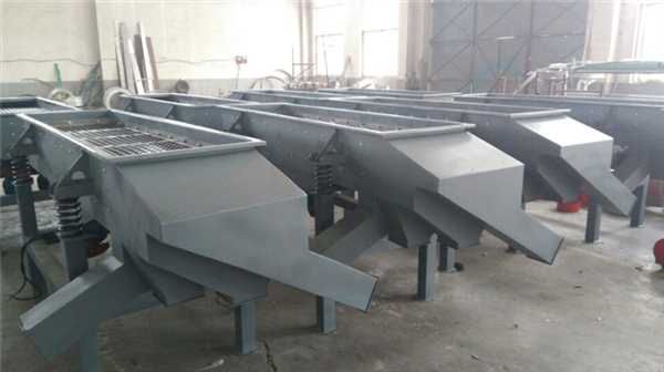 山東某淀粉廠家定制的配套振動(dòng)篩篩分輸送系統(tǒng)，使用效果良好！