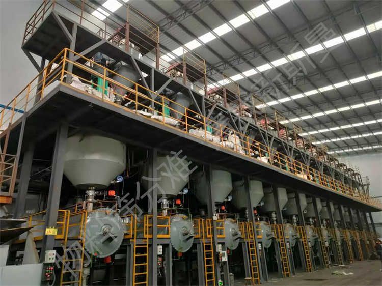 石墨化坩堝投料設(shè)備，坩堝壓實(shí)設(shè)備