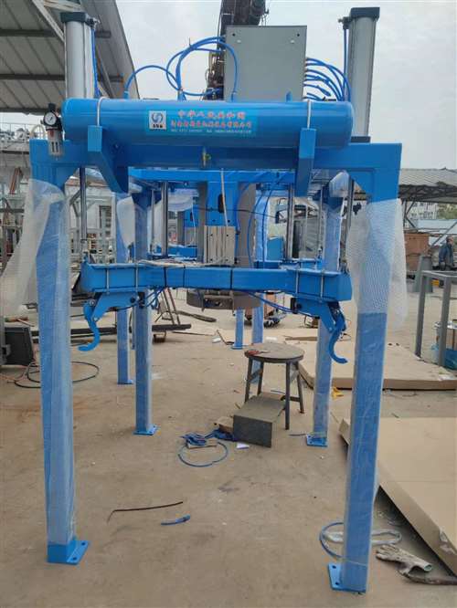 噸包自動包裝機(jī)，帶除塵承重功能，方便高效快捷，放您的車間再無粉塵。