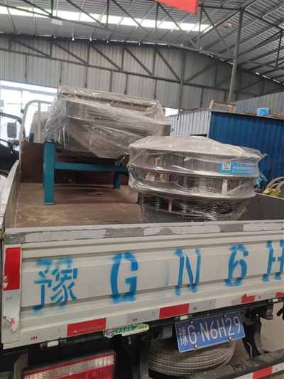 寒冷和疫情，也擋不住我們發(fā)貨的腳步，直線篩給料機(jī)等設(shè)備發(fā)貨