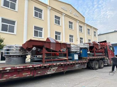 直線篩、旋振篩系列發(fā)貨