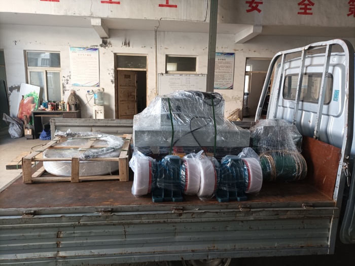 振動(dòng)平臺(tái)、電機(jī)發(fā)貨