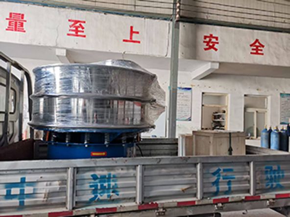 1200型旋振篩、200型檢驗篩發(fā)貨