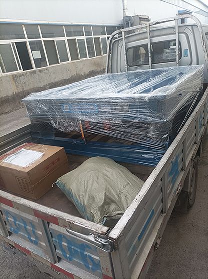 振動(dòng)平臺(tái)、彈跳球發(fā)貨