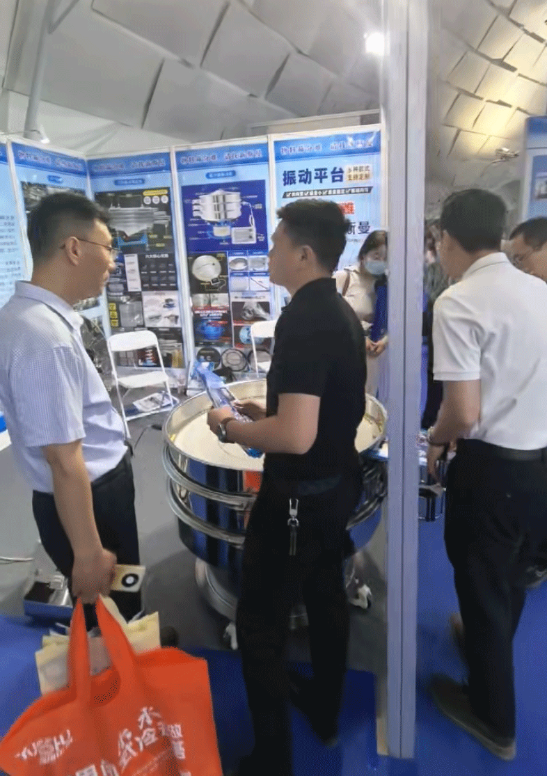 淄博化工裝備展16-18號  C館-C68號新斯曼機械展位歡迎您的光臨！