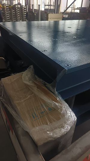 振動(dòng)平臺(tái)加控制柜發(fā)貨