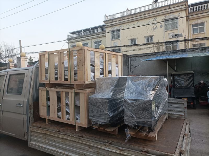 電磁給料機(jī)、特殊定制旋振篩上蓋發(fā)貨