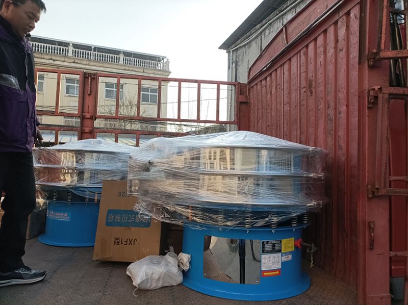 客戶(hù)非標(biāo)定制三臺(tái)旋振篩發(fā)貨